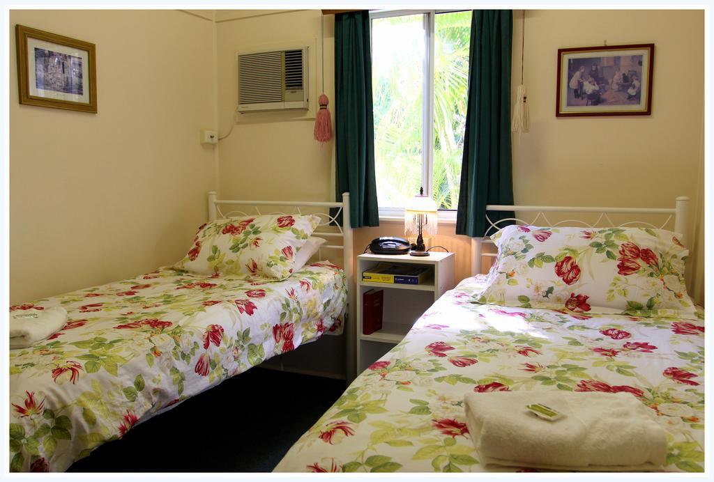 Coral Lodge Bed And Breakfast Inn Townsville Room photo