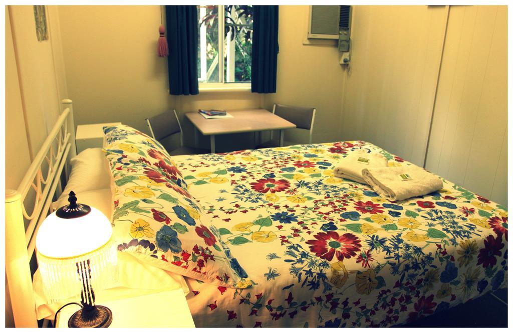 Coral Lodge Bed And Breakfast Inn Townsville Room photo